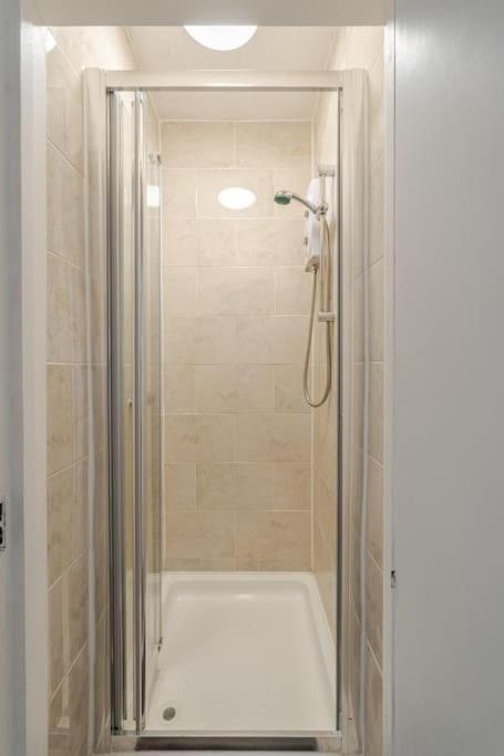 Notting Hill - Luxury Up To 6 Sleeps London